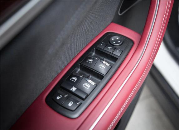 Levante 2018款 3.0T S 豪华杰尼亚版 车厢座椅   门窗控制