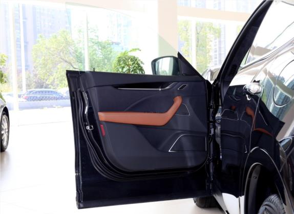 Levante 2019款 3.0T 豪华版 国VI 车厢座椅   前门板