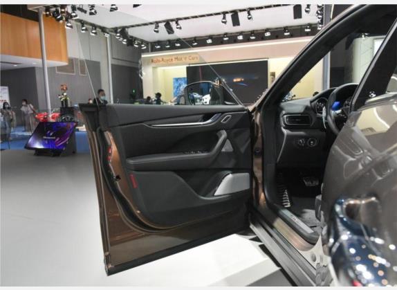 Levante 2020款 3.0T 杰尼亚奢享限量版 车厢座椅   前门板