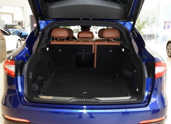 Levante 2020款 3.0T 标准版 车厢座椅   后备厢