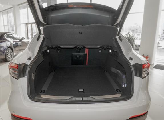 Levante 2021款 3.0T 标准版 车厢座椅   后备厢