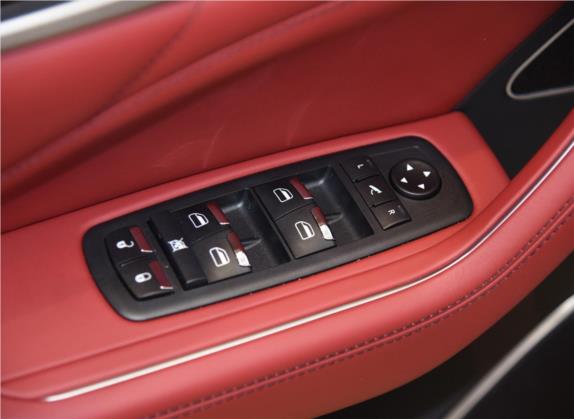 Levante 2021款 3.0T 豪华版 车厢座椅   门窗控制