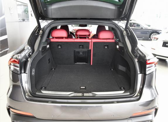 Levante 2022款 3.0T Modena 车厢座椅   后备厢
