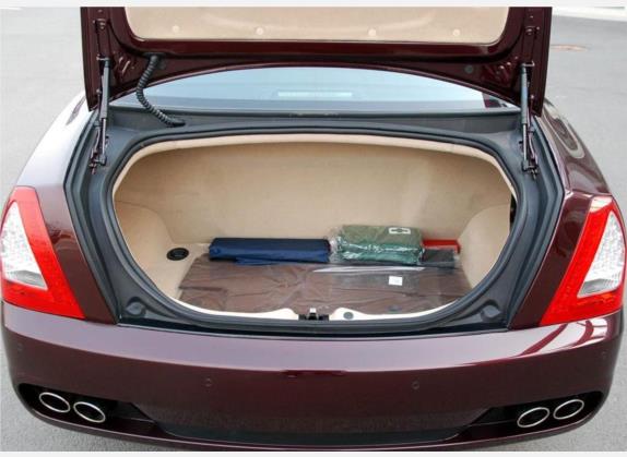 总裁 2008款 4.7L 行政版 车厢座椅   后备厢