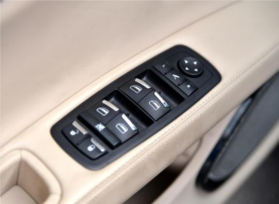 总裁 2013款 3.8T 标准型 车厢座椅   门窗控制