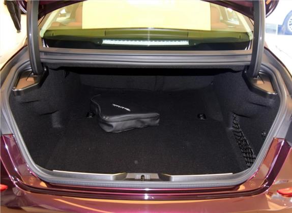 总裁 2015款 3.0T 标准型 车厢座椅   后备厢