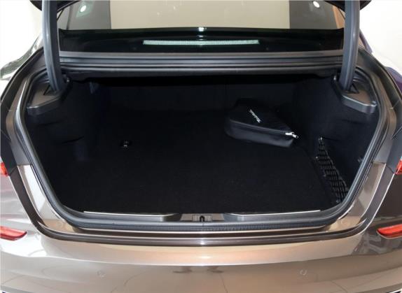 总裁 2015款 3.8T 标准型 车厢座椅   后备厢