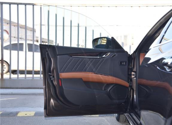 总裁 2018款 3.0T 豪华版 车厢座椅   前门板
