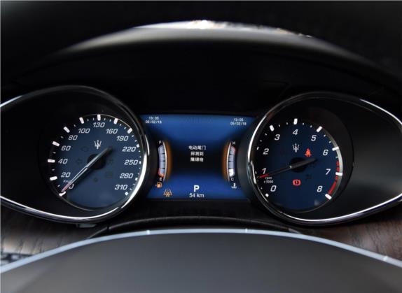 总裁 2018款 3.0T S Q4 豪华版 中控类   仪表盘