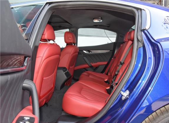 Ghibli 2019款 3.0T 豪华版 国V 车厢座椅   后排空间