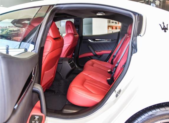 Ghibli 2022款 3.0T Modena 车厢座椅   后排空间