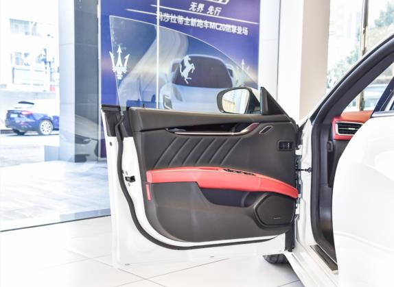 Ghibli 2022款 3.0T Modena 车厢座椅   前门板