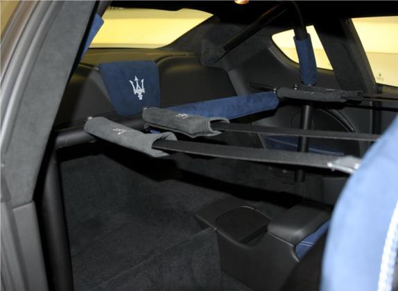 GranTurismo 2012款 4.7L MC Stradale 车厢座椅   后排空间