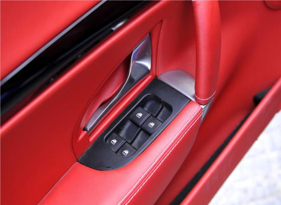 GranCabrio 2010款 4.7L Automatic 车厢座椅   门窗控制