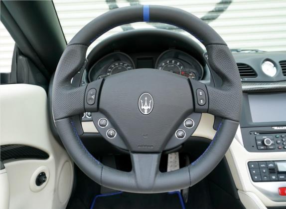 GranCabrio 2015款 4.7L MC 百年纪念版 中控类   驾驶位