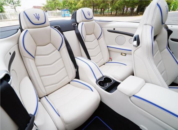 GranCabrio 2015款 4.7L MC 百年纪念版 车厢座椅   后排空间