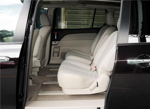 马自达8 2013款 2.5L 尊贵版 车厢座椅   后排空间