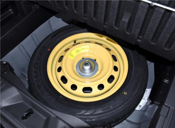 马自达8 2015款 2.5L 领航版 其他细节类   备胎