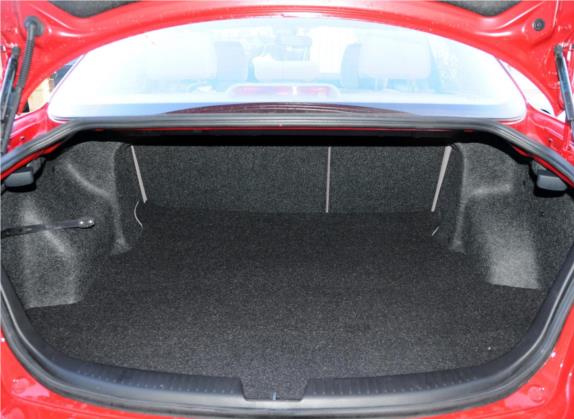 马自达6 2011款 2.0L 自动时尚型 车厢座椅   后备厢