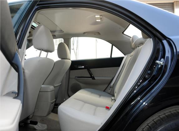 马自达6 2011款 2.0L 手动型 车厢座椅   后排空间