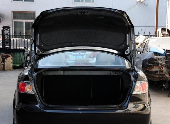 马自达6 2011款 2.0L 手动型 车厢座椅   后备厢