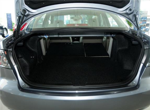 马自达6 2012款 2.0L 手动型 车厢座椅   后备厢