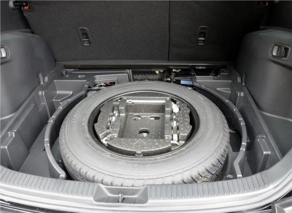 马自达CX-7 2014款 2.3T 智能四驱至尊版 其他细节类   备胎