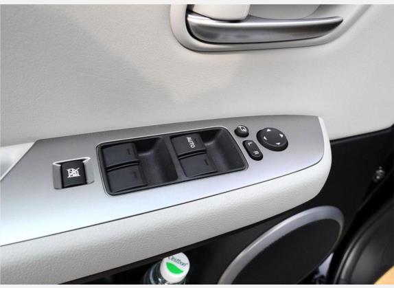 睿翼 2009款 2.5L 自动尊贵版 车厢座椅   门窗控制