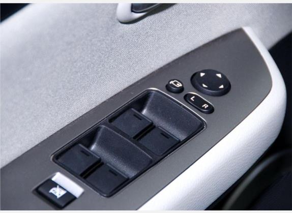 睿翼 2010款 2.0L 手动版 车厢座椅   门窗控制