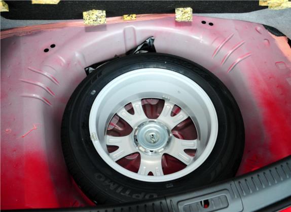 睿翼 2012款 2.5L 自动尊贵版 其他细节类   备胎