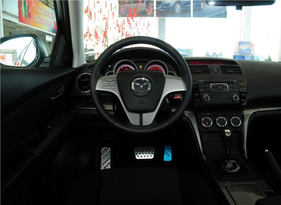 睿翼 2012款 轿跑 2.0L 自动精英版 中控类   驾驶位