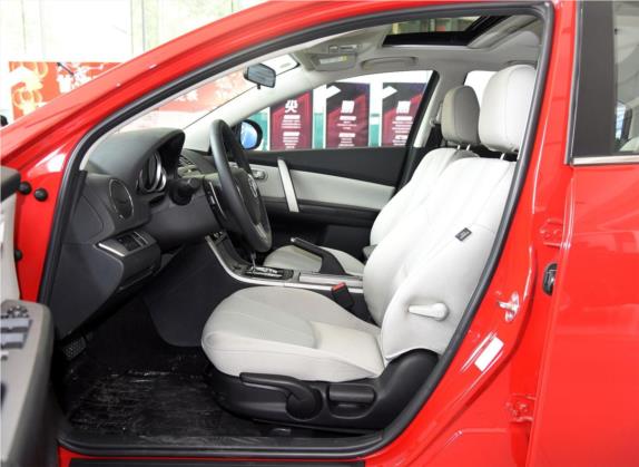 睿翼 2015款 2.0L 自动精英版 车厢座椅   前排空间