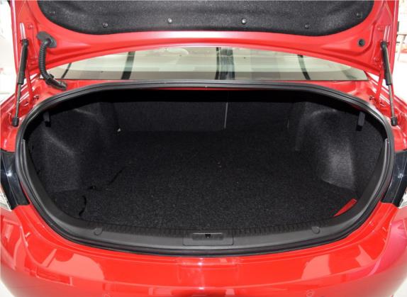 睿翼 2015款 2.0L 自动精英版 车厢座椅   后备厢