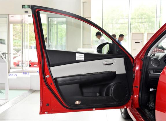睿翼 2015款 2.0L 自动精英版 车厢座椅   前门板