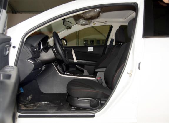 睿翼 2015款 轿跑 2.0L 自动精英版 车厢座椅   前排空间