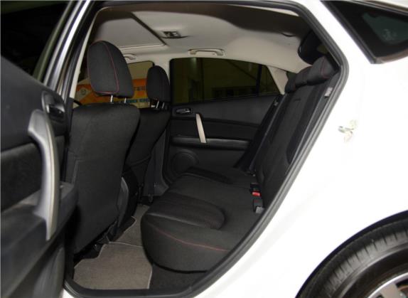 睿翼 2015款 轿跑 2.0L 自动精英版 车厢座椅   后排空间