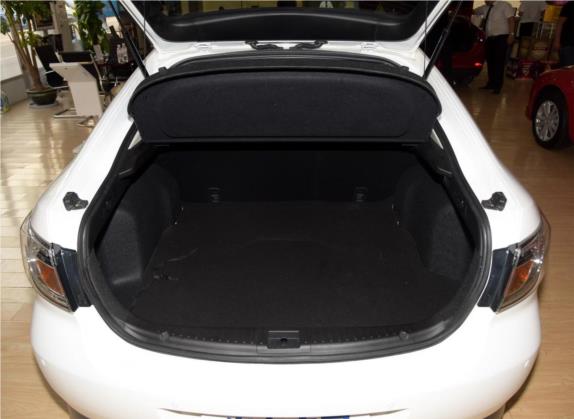 睿翼 2015款 轿跑 2.0L 自动精英版 车厢座椅   后备厢