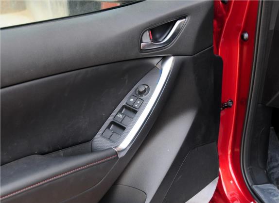马自达CX-5(进口) 2012款 2.0L 四驱尊贵导航版 车厢座椅   门窗控制