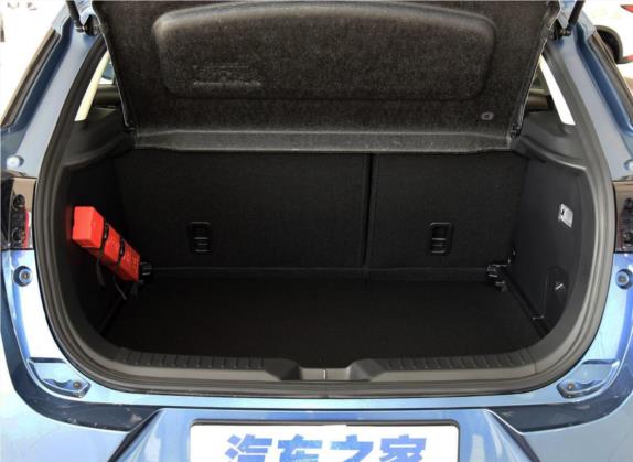 马自达CX-3 2018款 2.0L 自动豪华型 车厢座椅   后备厢