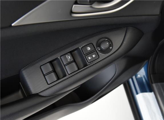 马自达CX-3 2018款 2.0L 自动豪华型 车厢座椅   门窗控制