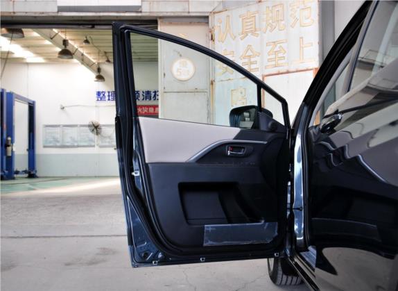 马自达5 2011款 2.0L 自动舒适型 车厢座椅   前门板