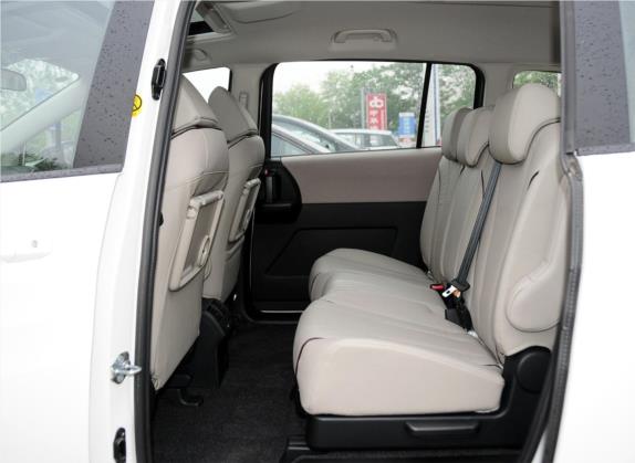 马自达5 2013款 2.0L 自动豪华型 车厢座椅   后排空间