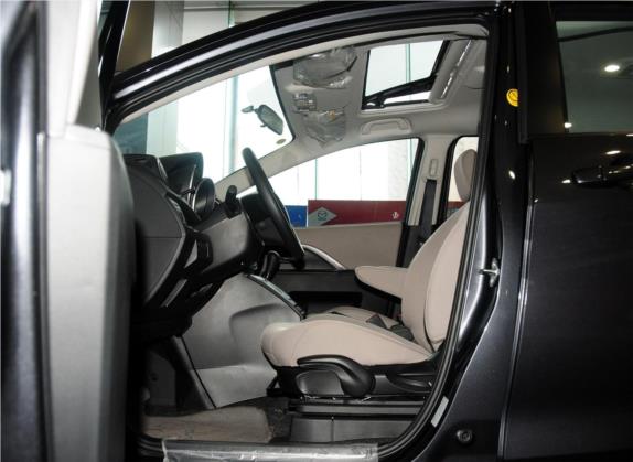 马自达5 2013款 2.0L 自动舒适型 车厢座椅   前排空间