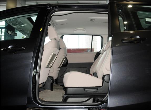 马自达5 2013款 2.0L 自动舒适型 车厢座椅   后排空间