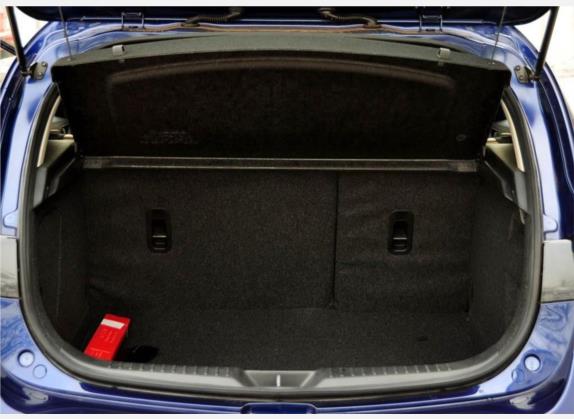 马自达3(进口) 2010款 两厢 1.6自动豪华型 车厢座椅   后备厢