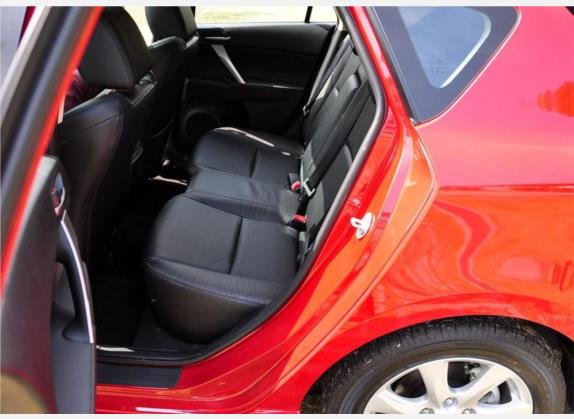 马自达3(进口) 2010款 两厢 2.0自动豪华型 车厢座椅   后排空间