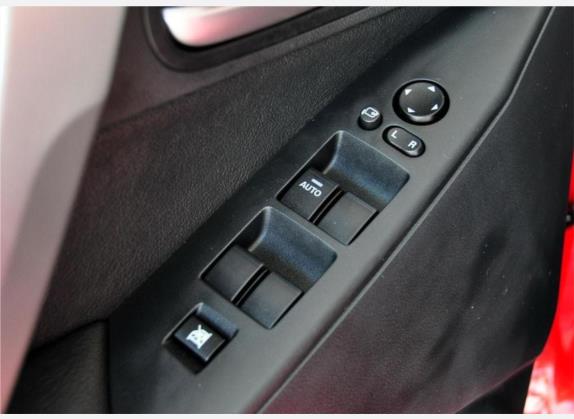 马自达3(进口) 2010款 两厢 2.0自动豪华型 车厢座椅   门窗控制