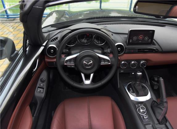 马自达MX-5 2018款 2.0L RF 铂钢灰 中控类   驾驶位