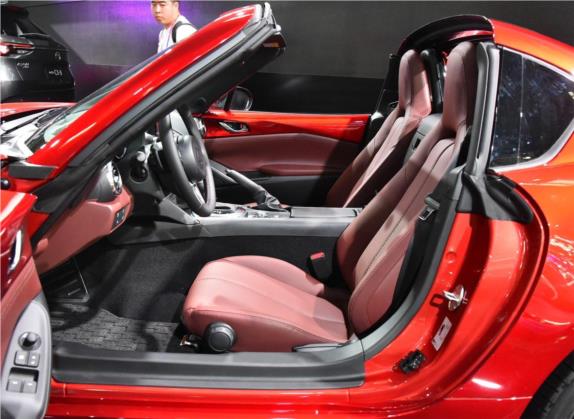 马自达MX-5 2018款 2.0L RF 水晶魂动红 车厢座椅   前排空间