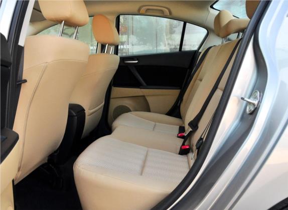 马自达3星骋 2011款 三厢 1.6L 手动舒适型 车厢座椅   后排空间